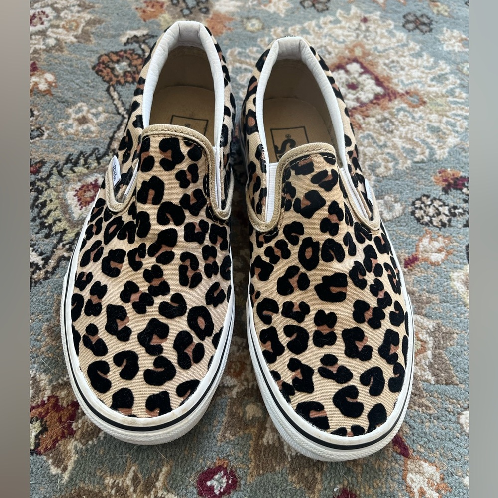 Leopard vans